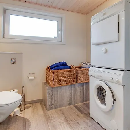 펜션 Three-bedroom Holiday In *