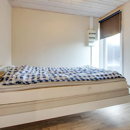 펜션 Three-bedroom Holiday In *