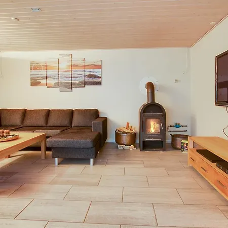 펜션 Three-bedroom Holiday In *