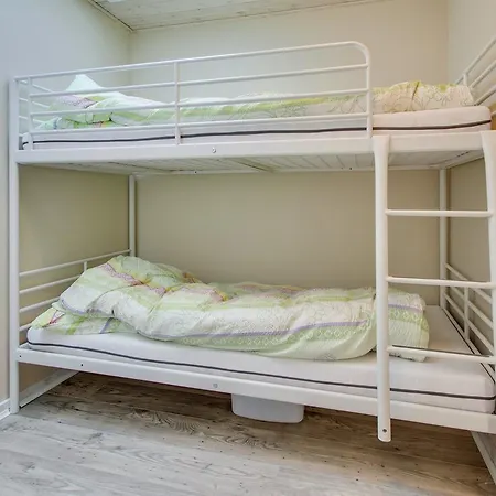 Three-bedroom Holiday In * Hals