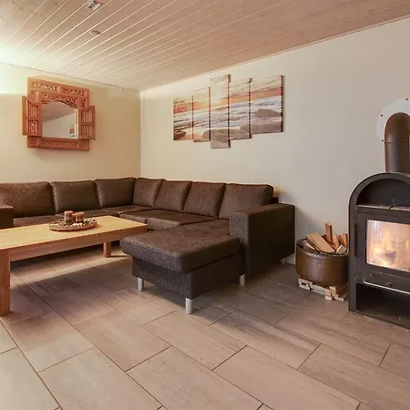 펜션 Three-bedroom Holiday In *